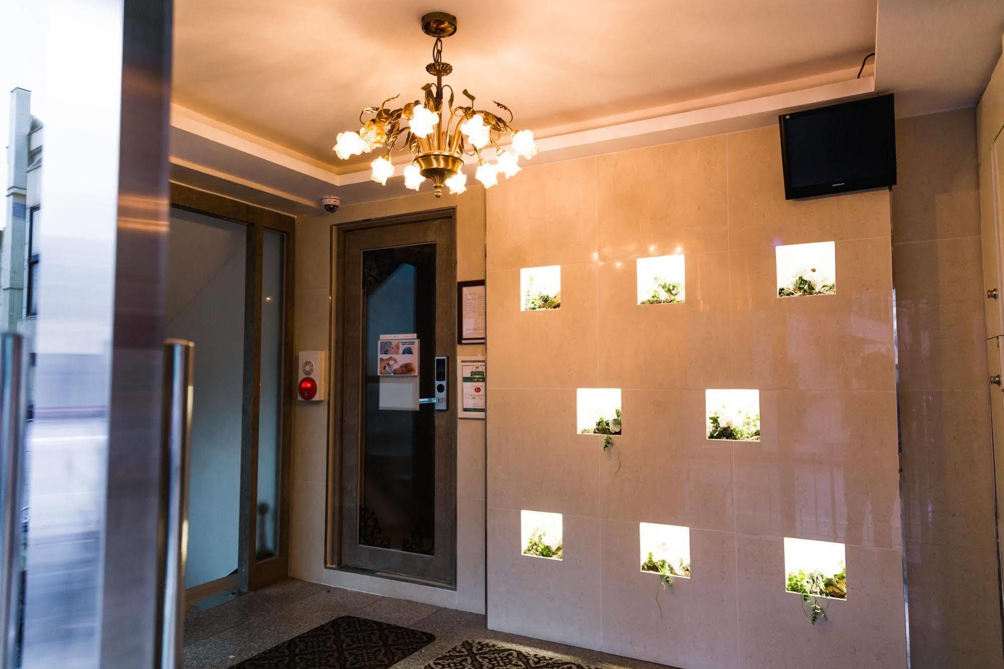 Zaza Backpackers Guest house 2*