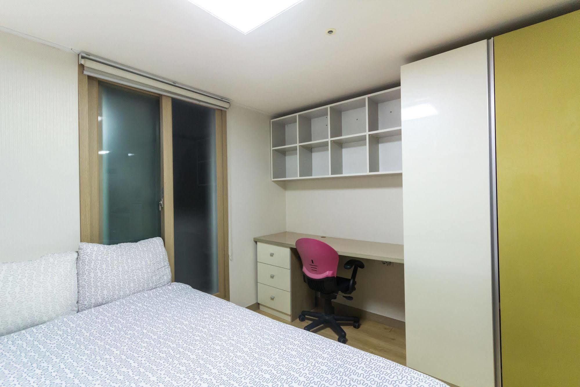 Zaza Backpackers Guest house 2*